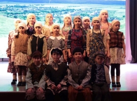 «Әллүки» балалар студиясе спектакле белән Арчада «Хәрби батырлык һәм хезмәт фидакарьлеге елы» ачылды