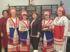 «Мордва бизәкләре» фольклор ансамбле белән таныштырабыз