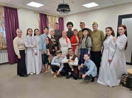 Апаста Җиңүнең 80 еллыгына багышлан «Көзге ачы җилләрдә» спектакле тәкъдим ителде