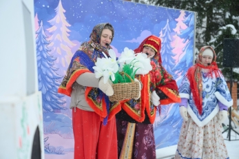 В Тетюшах показали представление «У Тетюшских берегов сказка добрая живет»