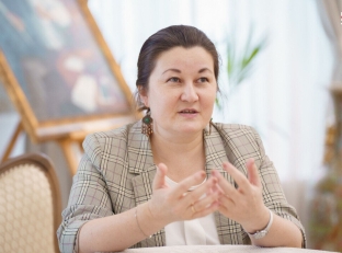 Тукайның әдәби музее директоры Гүзәл Төхфәтова белән шагыйрьнең туган көненә багышланган чаралар турында сөйләшбез