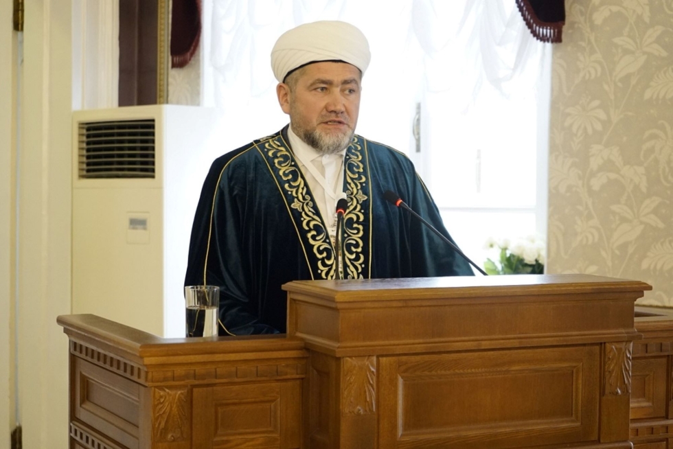 Корбан гаетенә багышланган сөйләшүгә «Әл-Мәрҗани» мәчетенең имам-хатыйбы Равил хәзрәт Зөфәровны чакырдык