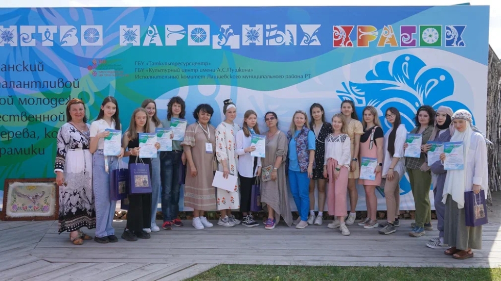 На «Каравоне» прошел конкурс по художественной росписи