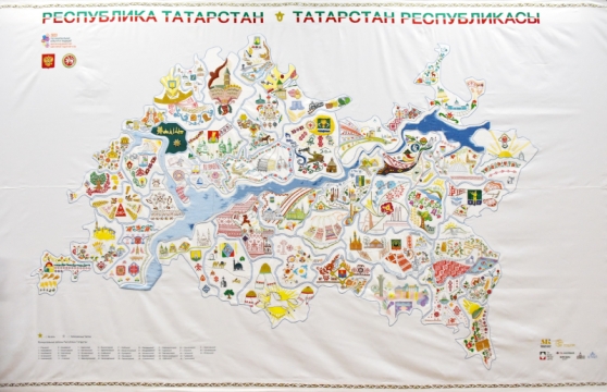 Вышитая карта Татарстана передана Национальному музею республики