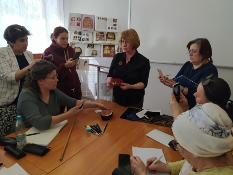 В ГБУ «Таткультресурсцентр» проходят курсы по золотной вышивке