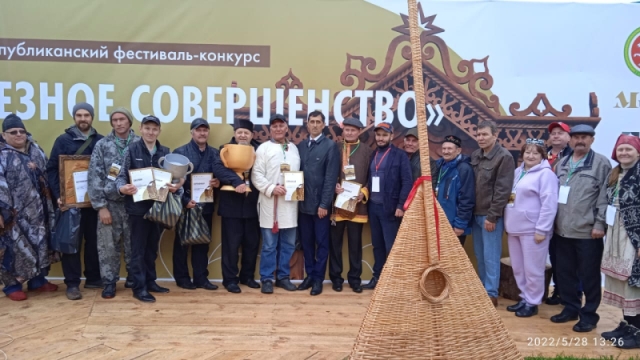 Участники конкурса «Резное совершенство»