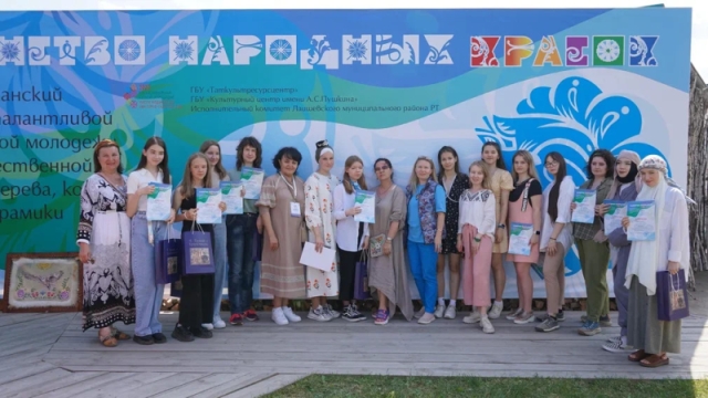 На «Каравоне» прошел конкурс по художественной росписи