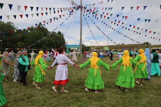 В Арском районе прошел фольклорный фестиваль «Сөлгеле капка»