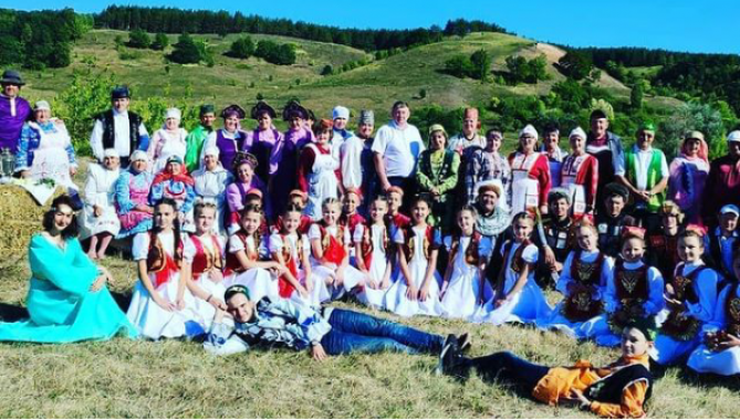 Праздник у подножия Кыз тау,на левом берегу реки Свияга
