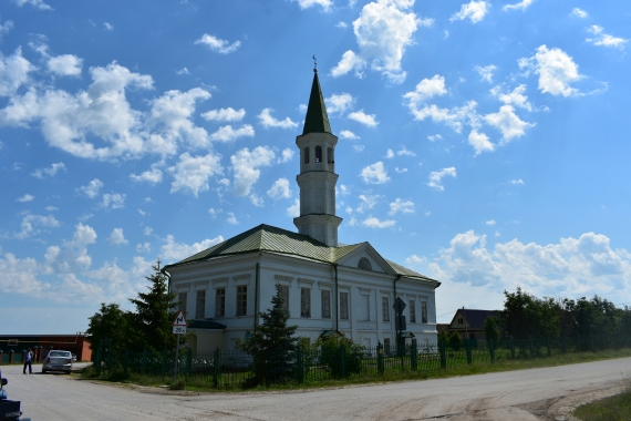 Мечеть в деревне Ташкичу Арского района РТ. Год постройки:1817 г. Мечеть уникальна тем, что 45 лет имамом служил отец Шигабутдина Марджани.