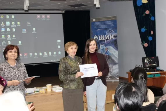 Вручение сертификатов о прохождении курсов повышения квалификации