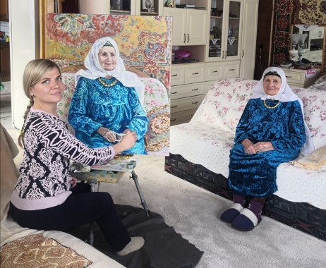 Полина Илюшкина пишет портрет мамы Джаудата Минахметова