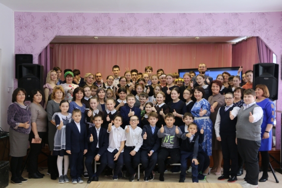​​​​​​​Год педагога и наставника в Аксубаево открыли проектом «Весь этот мир творит учитель»