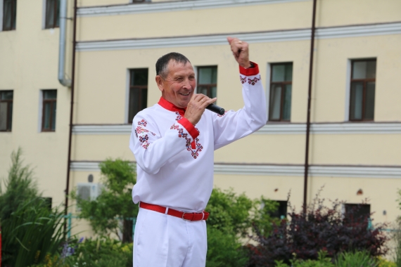 Солист Эдуард Ильин