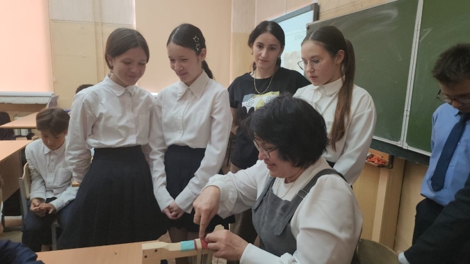 Мастер-класс показала преподаватель техникума Гулия Сафина