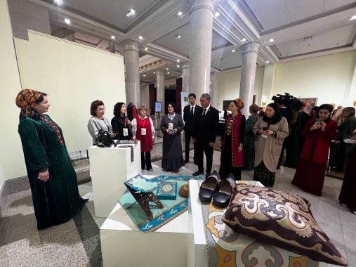 На выставке мастеров народных художественных промыслов Татарстана
