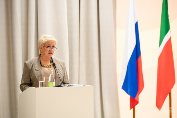 Выступает министр культуры РТ Ирада Аюпова