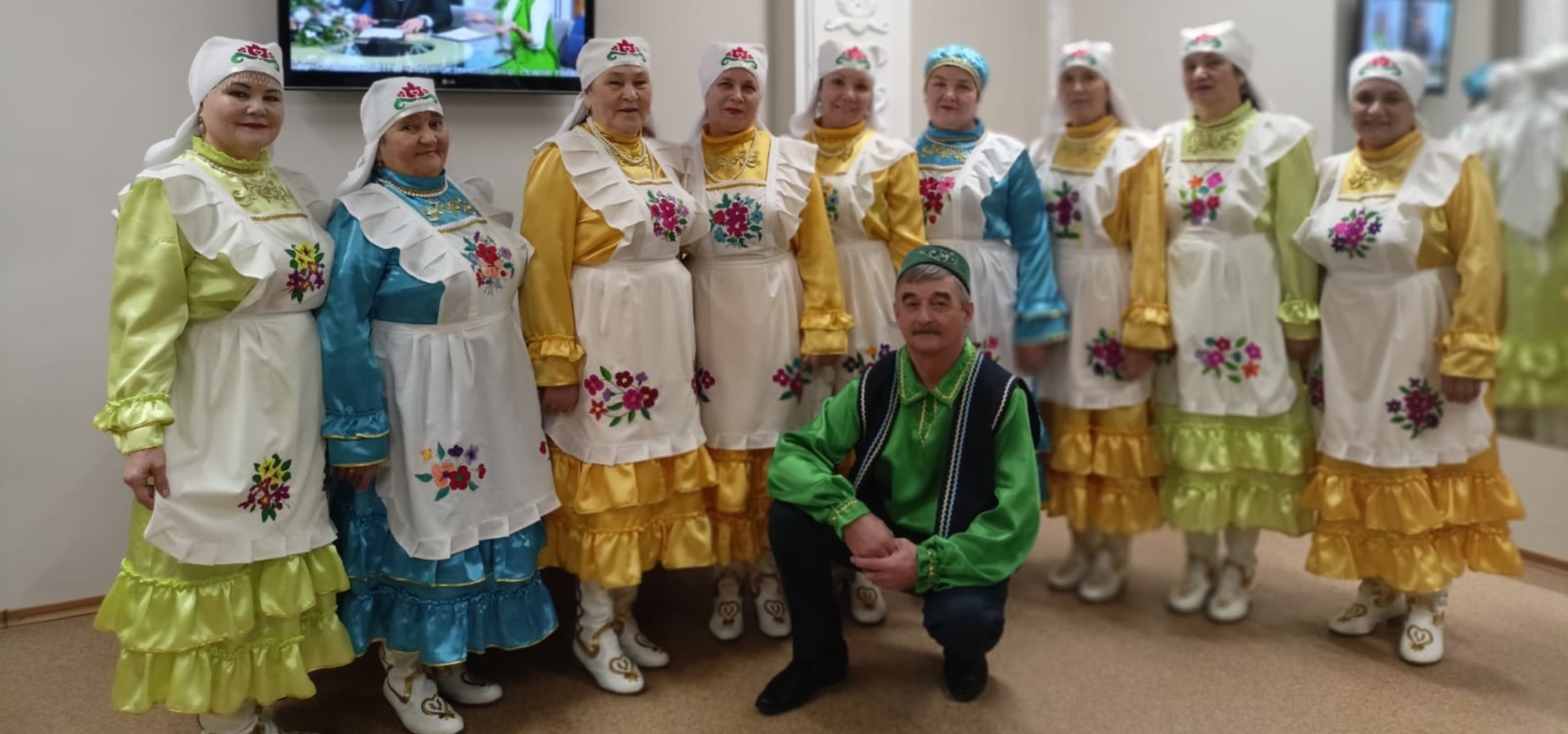 Ташкичү авылындагы мәдәни тормыш белән Гөлфия Мәгъсумова һәм Тәнзилә Вәлиева таныштыра