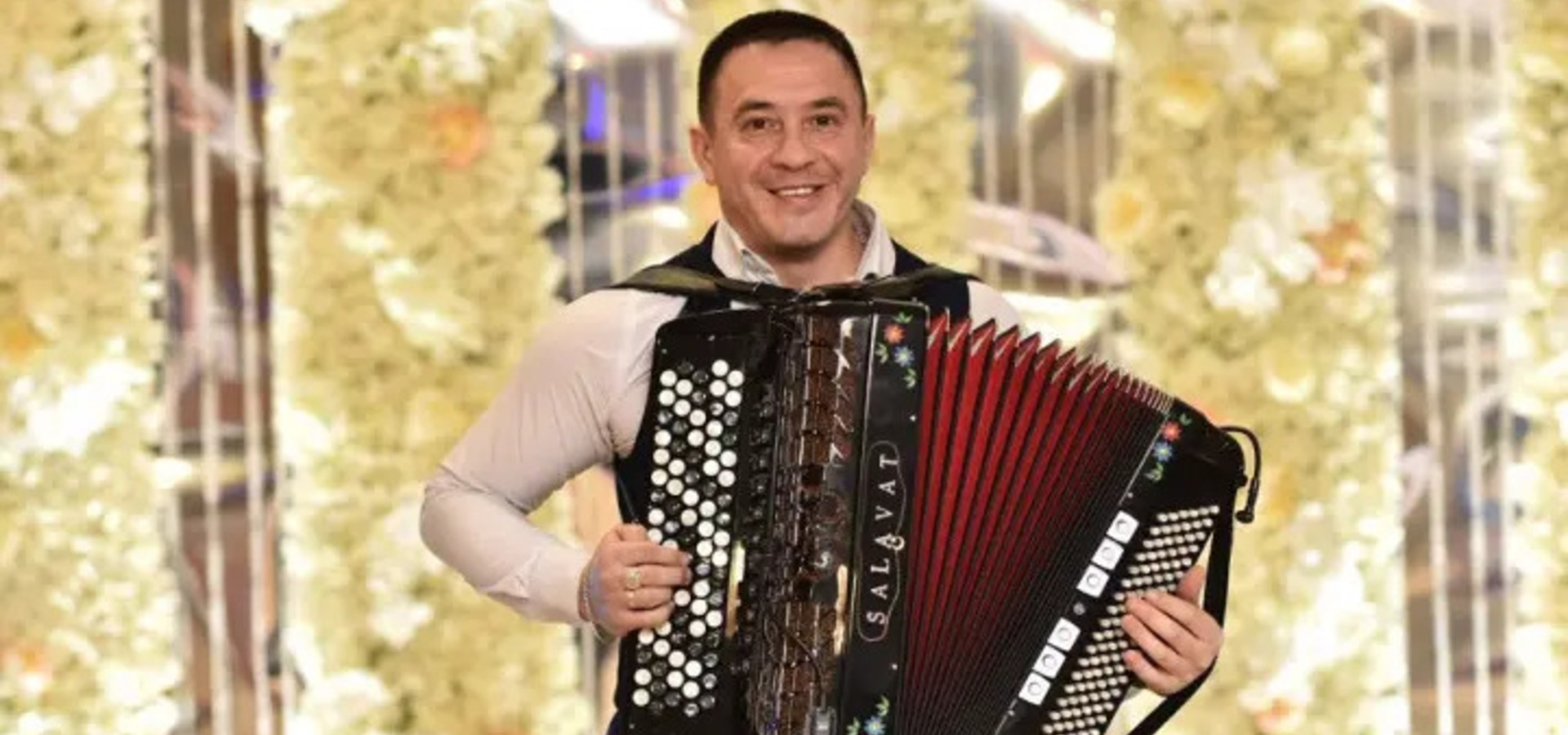 Танылган баянчы Илфат Шәехов белән очрашуга рәхим итегез