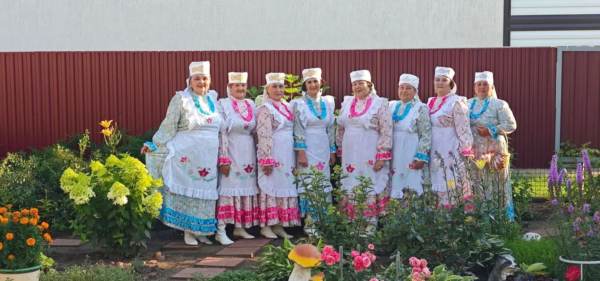 Әлмәт төбәгенең «Кодагыйлар» ансамбле белән очрашуга чакырабыз