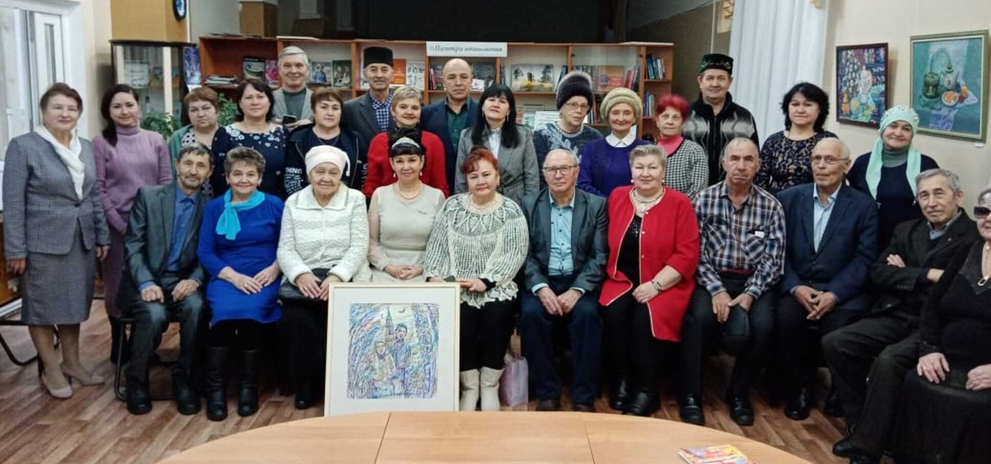 В Челнах открылась выставка Фариды Сахабиевой «Күңелем җылысы»